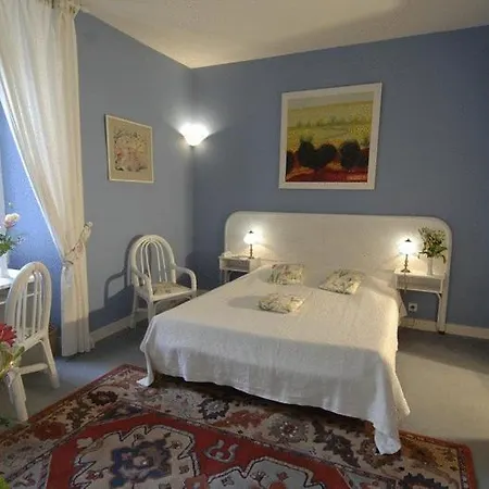 Domaine De La Barde - Chateaux & De France Hotel 3*
